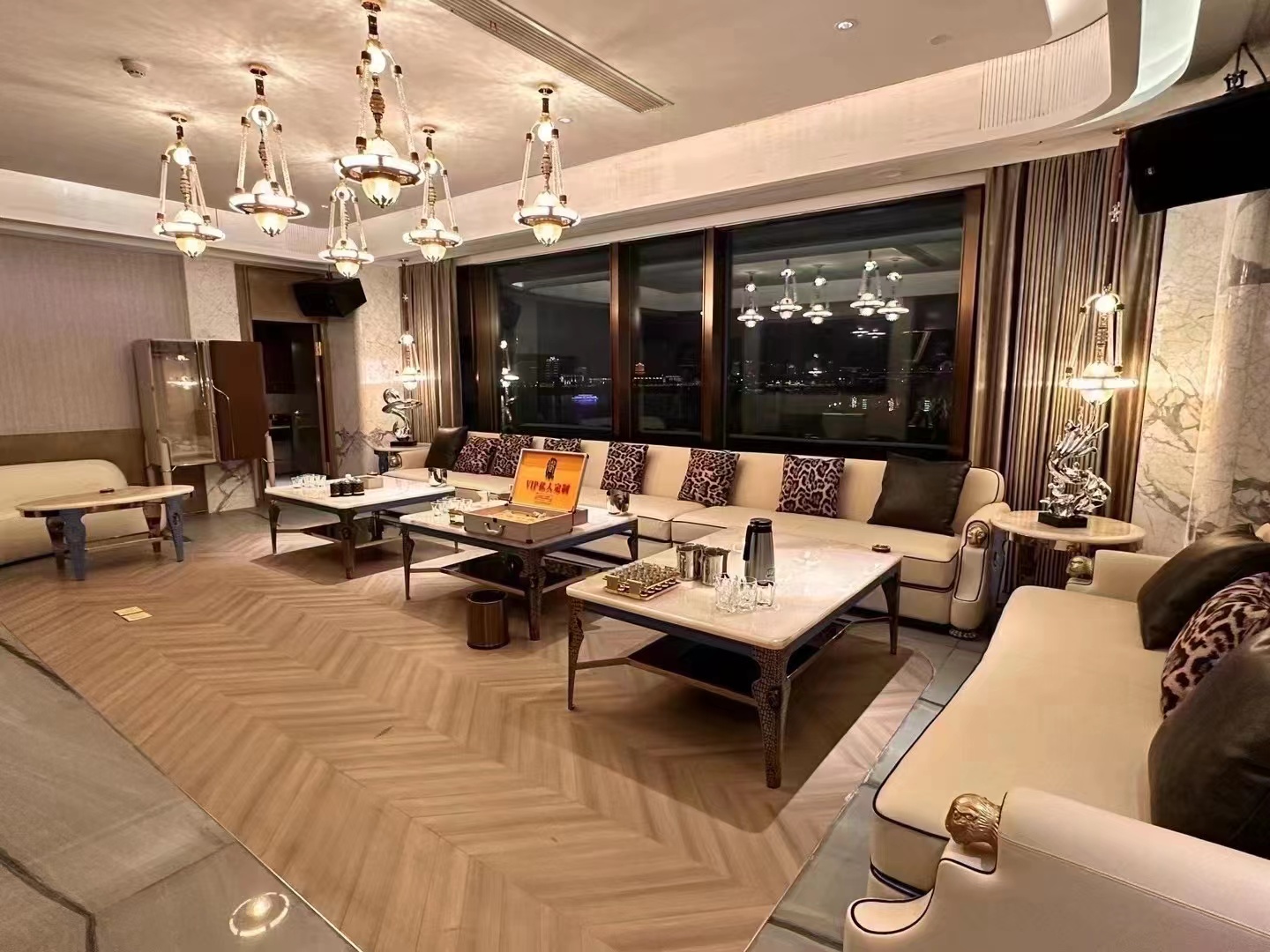 平邑县KTV预订攻略_ 深夜订房网